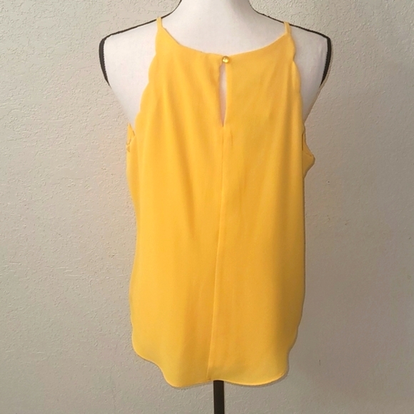 B. Wear Yellow Top - Picture 4 of 13